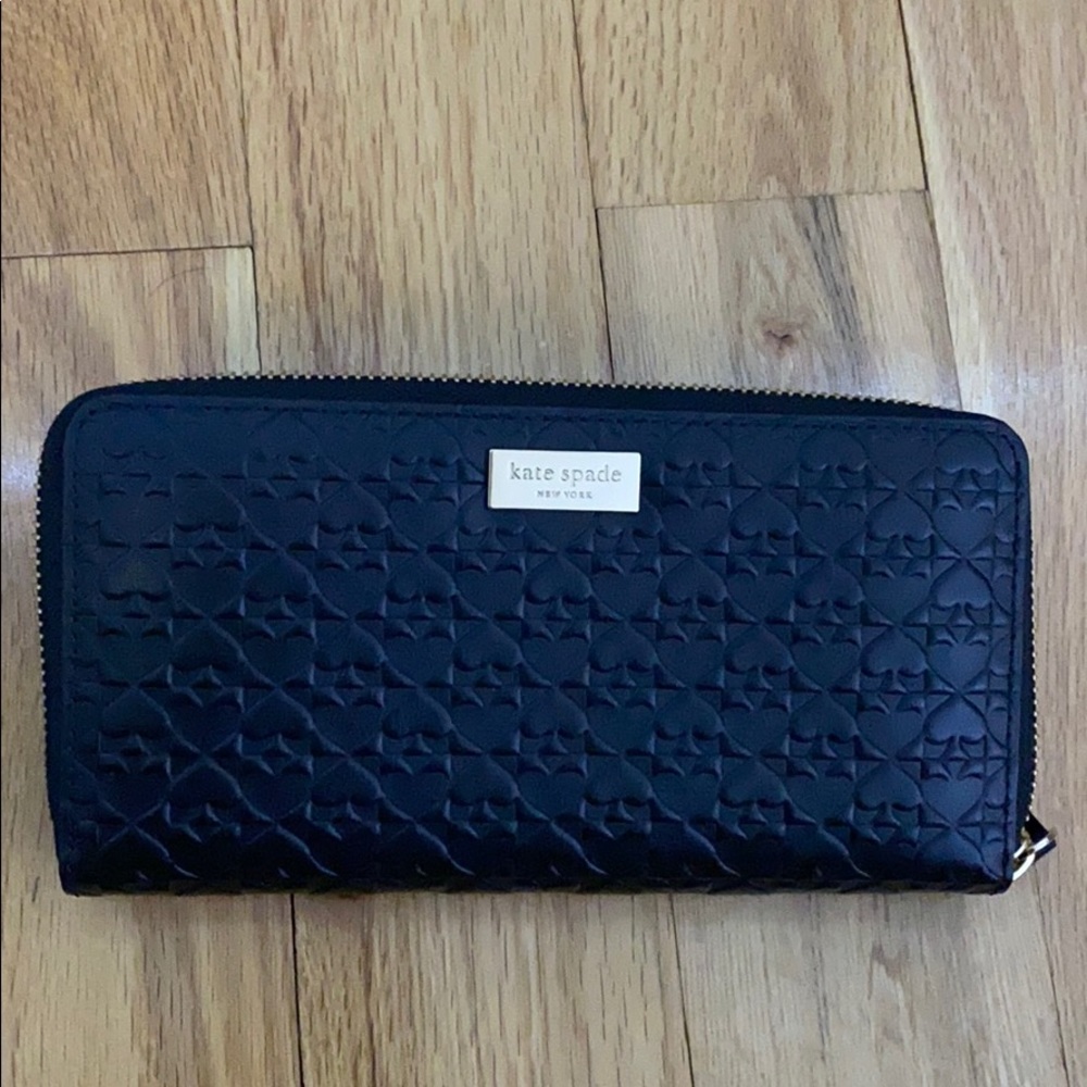 Black Kate Spade Wallet - Heart pattern